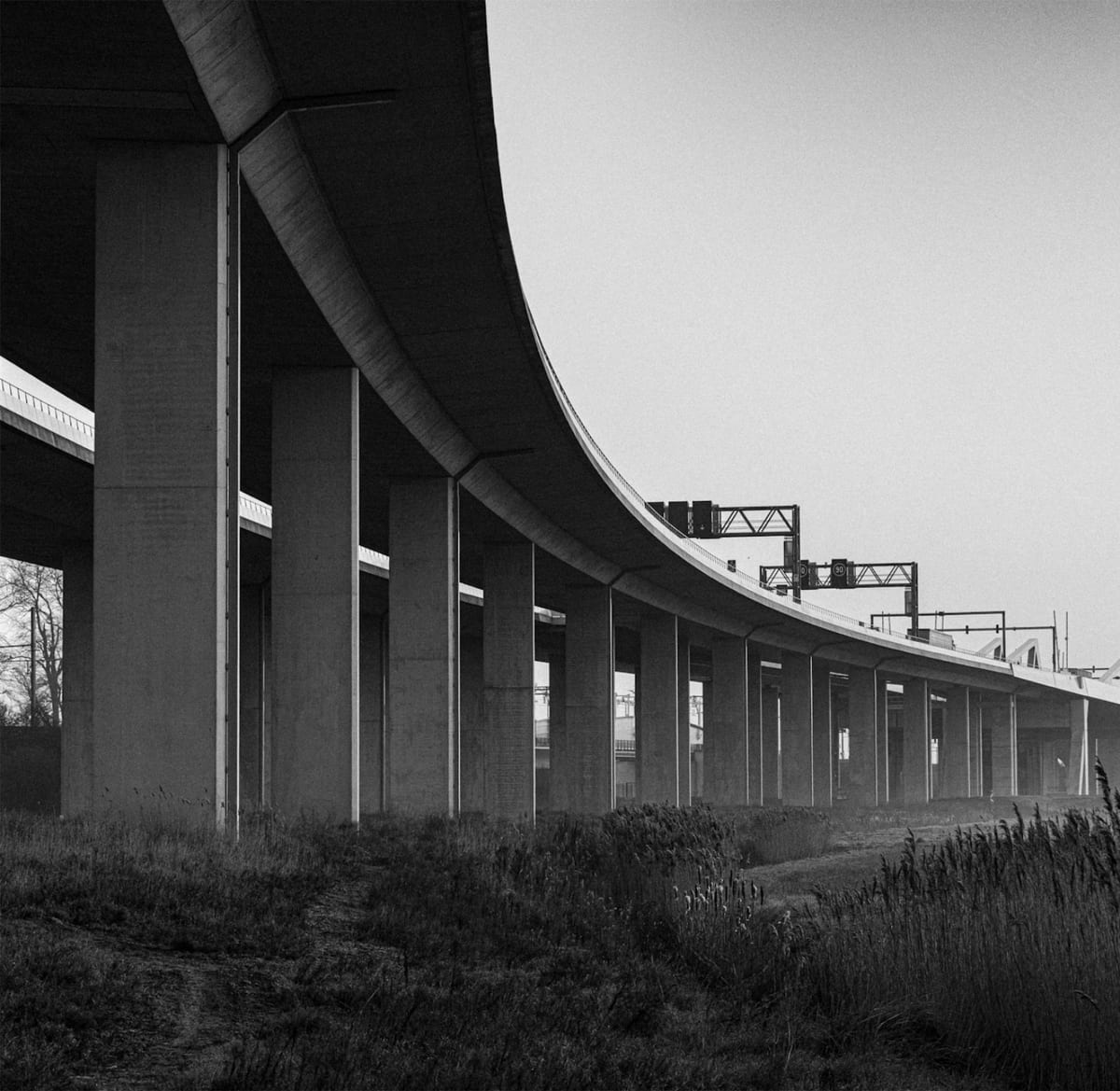 The Roskambrug photograph itself, the A11 viaduct near Dudzele